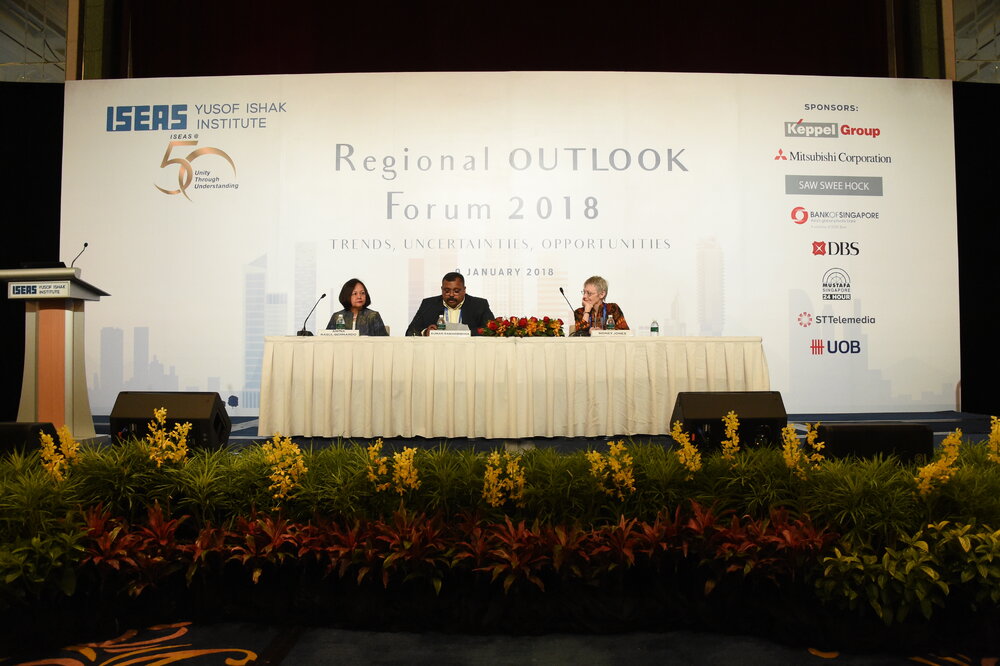 From left to right: Ms Amina Rasul-Bernardo, Associate Professor Kumar Ramakrishna, and Ms Sidney Jones.