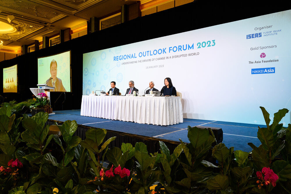 From left to right: Prof Wu Xinbo (On screen), Dr Nguyen Hung Son, Prof C. Raja Mohan, Dr Ashley Tellis and moderator Ms Lee Sue-Ann.