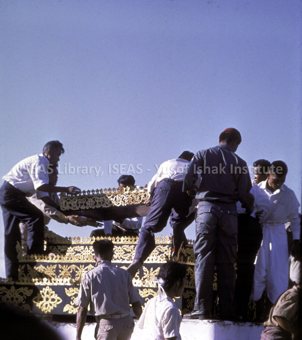 DP18_38 - Hearse at a cremation in Vientiane, Laos. 