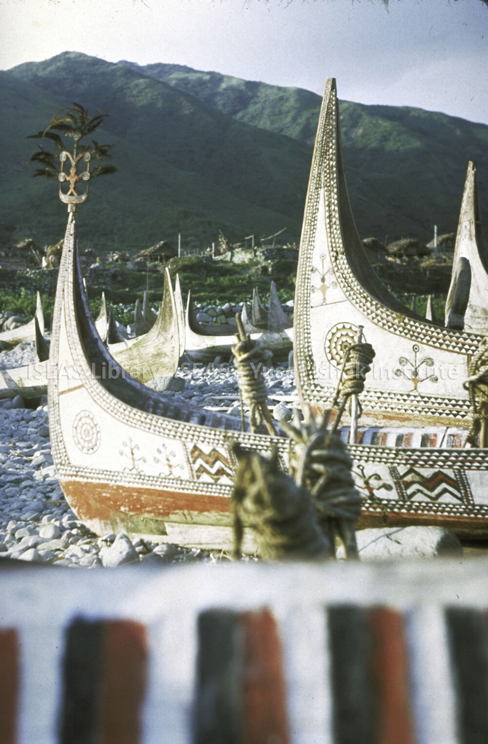 DP232_32 - Close-ups and views of Yami boats on Botel Tobago, Taiwan