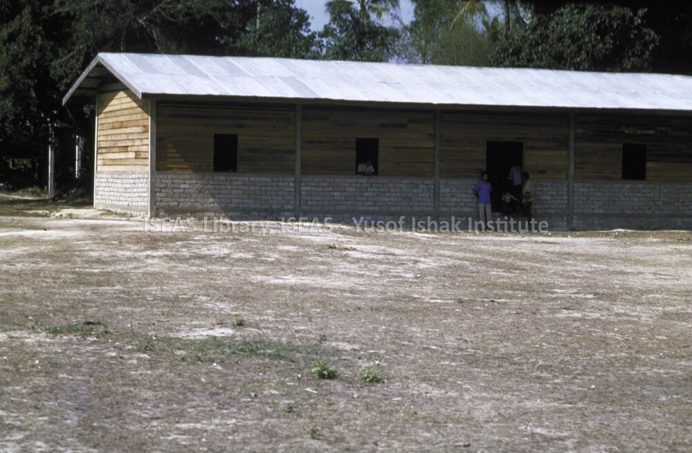 DP31_16 - A view of a long building in the compound of a wat near NEC in Vientiane, Laos (?).